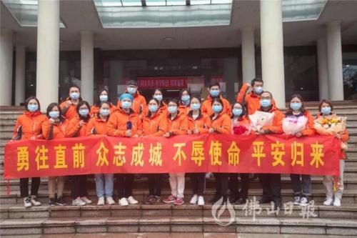 武汉加油|众志成城，，，，同心抗疫，，，，佩安婷用行动誊写社会责任